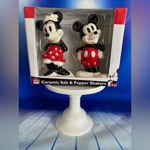 Disney’s Mickey & Minnie Mouse Salt & Pepper Shaker Set